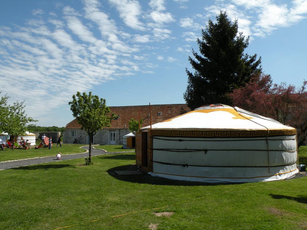 Yourte Nomade-Lodge Les Ecrennes Exterior foto