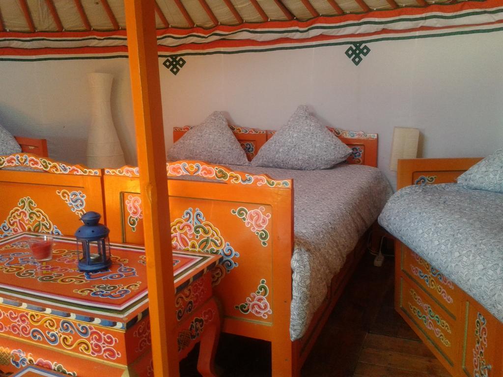 Yourte Nomade-Lodge Les Ecrennes Zimmer foto