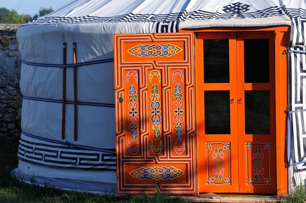 Yourte Nomade-Lodge Les Ecrennes Exterior foto