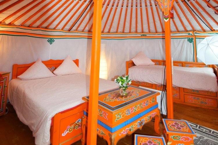 Yourte Nomade-Lodge Les Ecrennes Exterior foto
